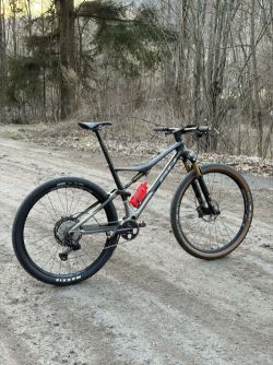 PŘI RYCHLÉM JEDNÁNÍ SLEVA! - BH LYNX RACE 8.5 velikost L