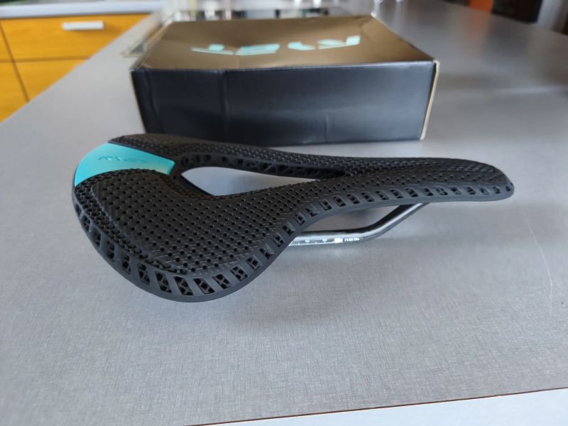 Karbonové sedlo Ryet 3D RTS01 150mm