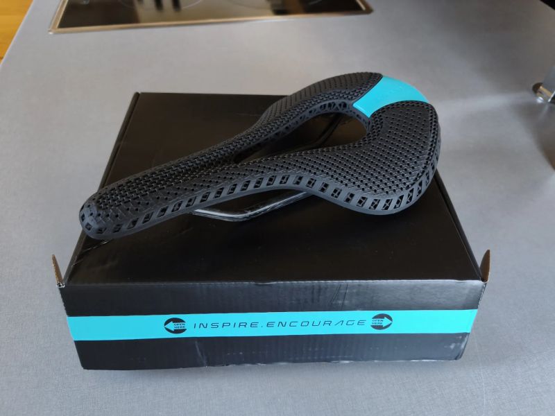 Karbonové sedlo Ryet 3D RTS01 150mm