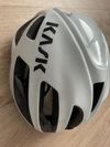 Helma KASK Protone vel L bílá, lehká, nebouraná, používaná, ale výborný stav