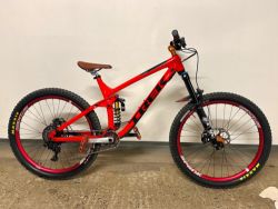 CUSTOM ENDURO TREK REMEDY | TOP