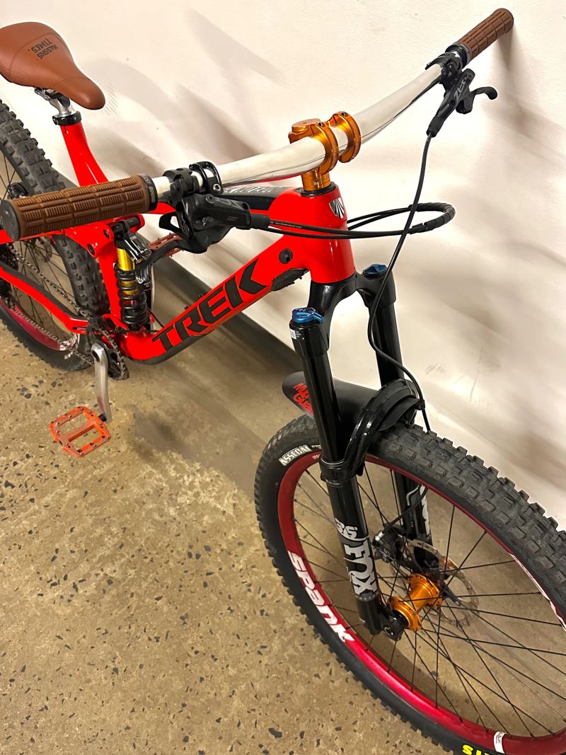 CUSTOM ENDURO TREK REMEDY | TOP