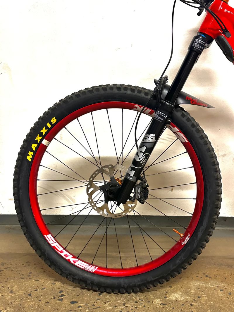 CUSTOM ENDURO TREK REMEDY | TOP