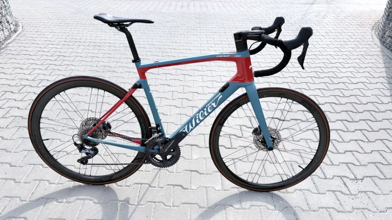Wilier Cento10NDR s karbon koly Campagnolo SHAMAL
