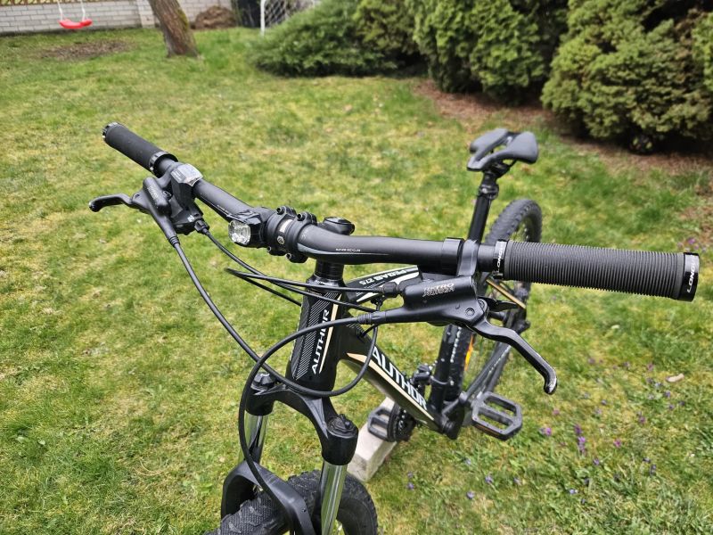 Author Pegas 27,5 Hydraulické kotoučové brzdy