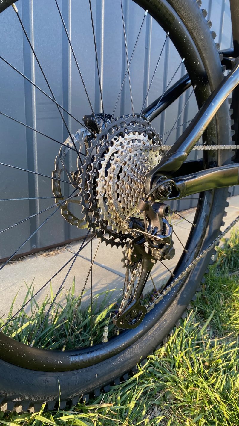 Horské kolo Trek Remedy 8