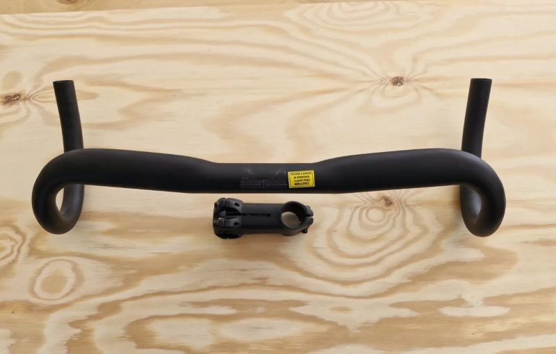 Gravel kokpit Giant D-fuse 480 mm(řidítka) + 80 mm (předs.)