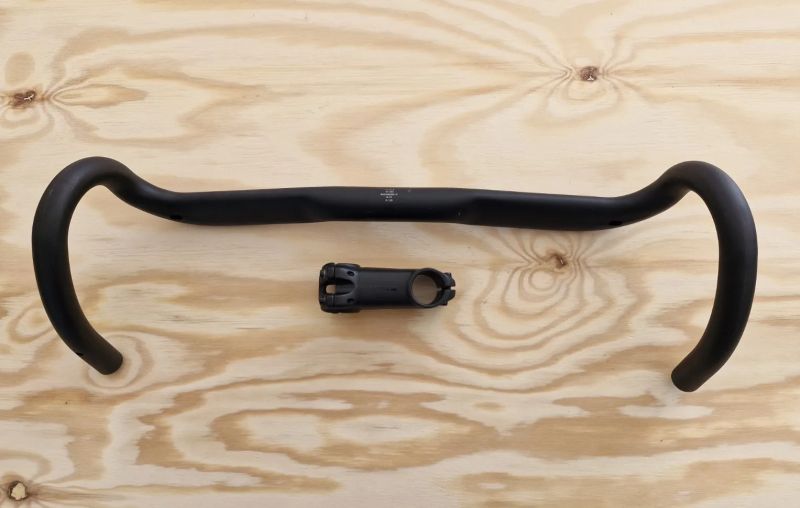 Gravel kokpit Giant D-fuse 480 mm(řidítka) + 80 mm (předs.)