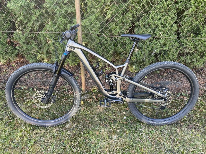 Trek Fuel EX 8 XT Gen 6 - najeto jen 130km