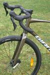 GIANT Revolt 0 Pyrite Brown - velmi pohodlné gravel kolo s hliníkovým rámem – NOVÉ
