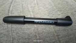 Cannondale pumpa na kolo 