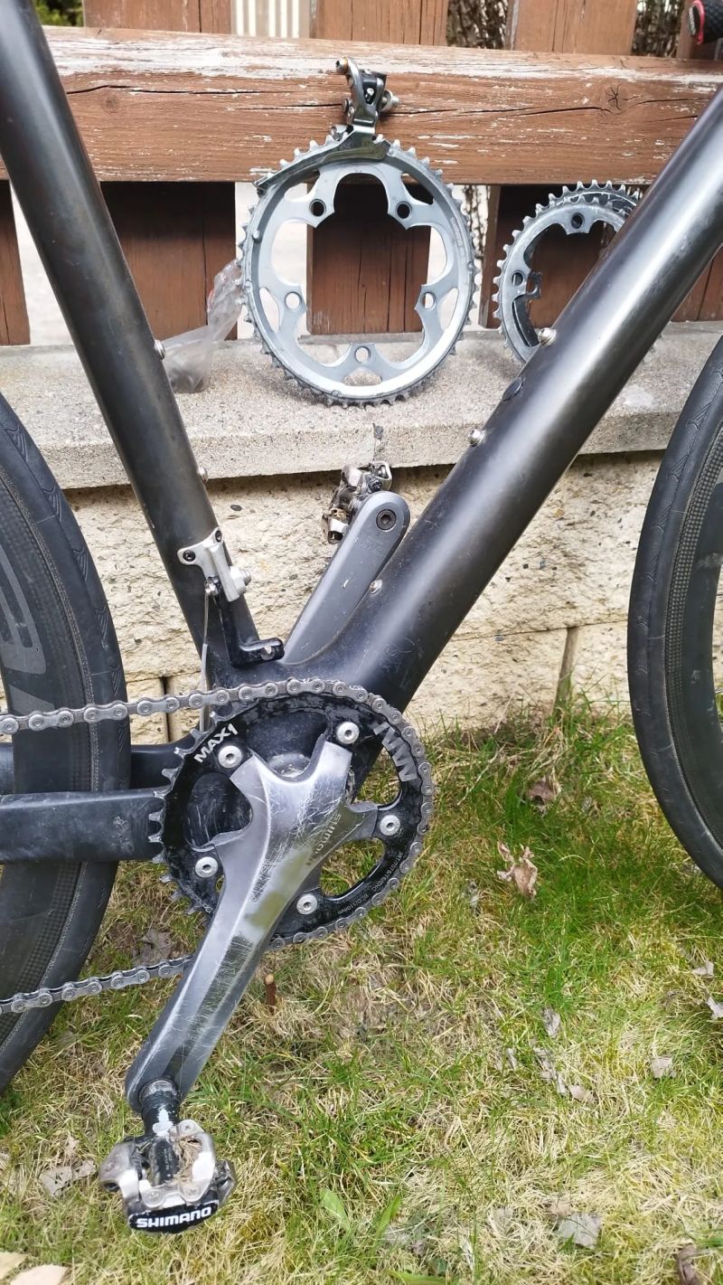 Prodám lehké karbonové silniční/krosove kolo