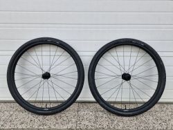 Zapletená kola Giant XCT-1 Disc (700c), minimální nájezd