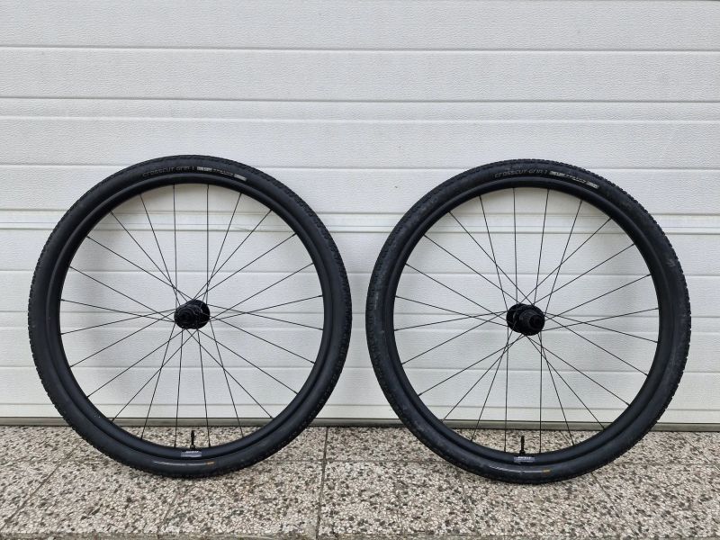Zapletená kola Giant XCT-1 Disc (700c), minimální nájezd