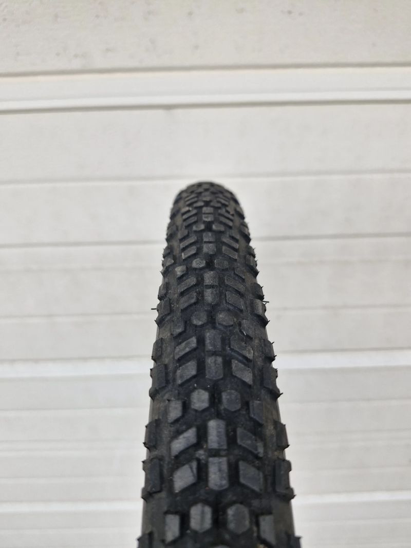 Zapletená kola Giant XCT-1 Disc (700c), minimální nájezd