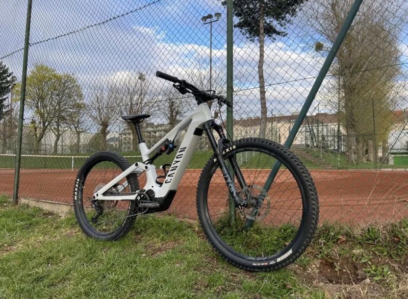 Canyon Canyon Spectral On CF7 (M) | 1200km | 900Wh