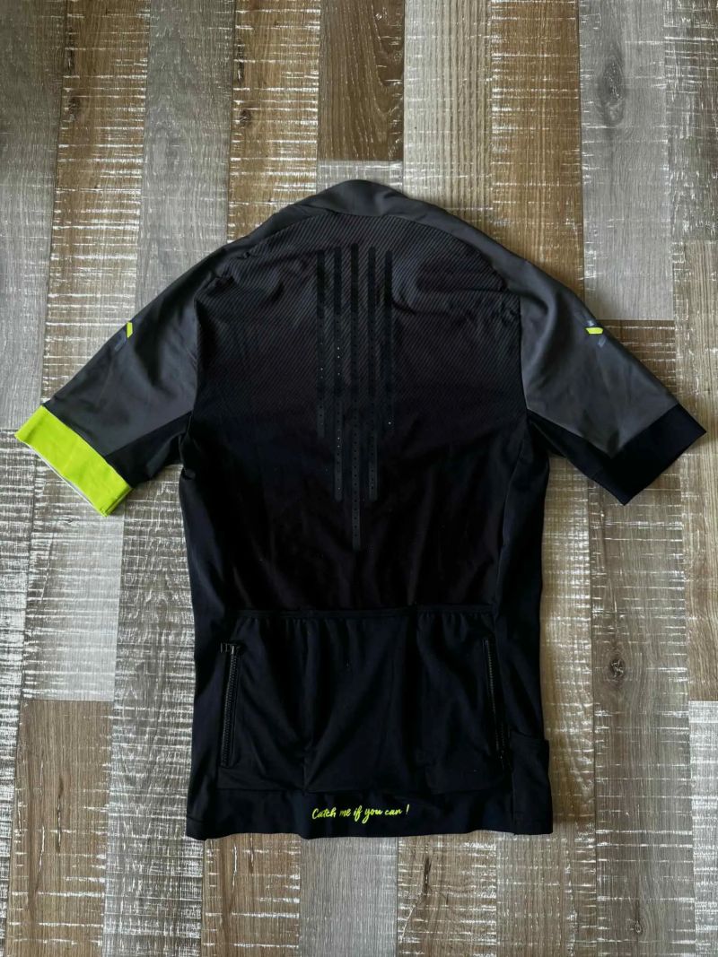 Daruji cyklistické dresy