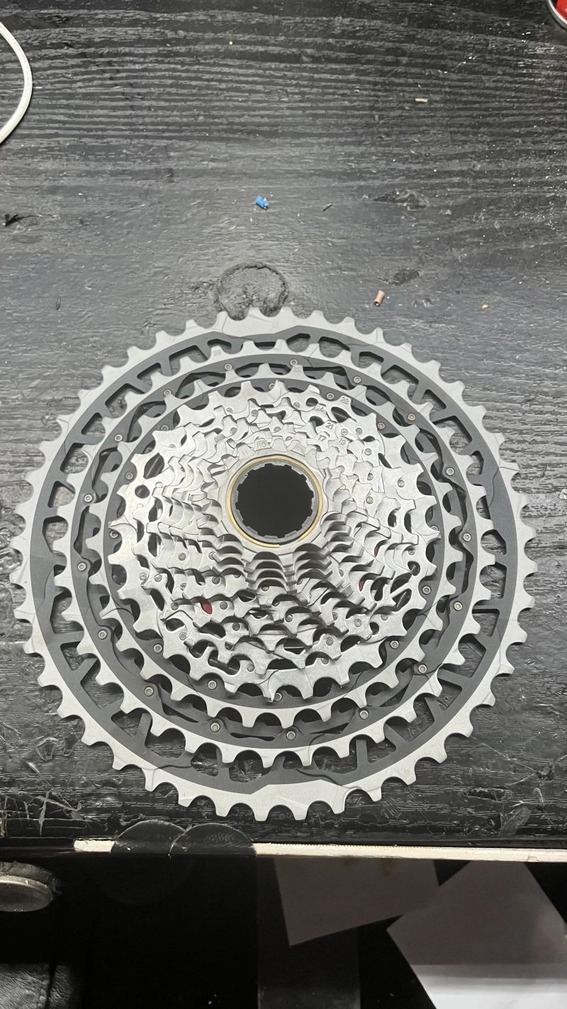 Kazeta 13spd 10-46T SRAM XPLR FORCE CS-XG-1371-E1
