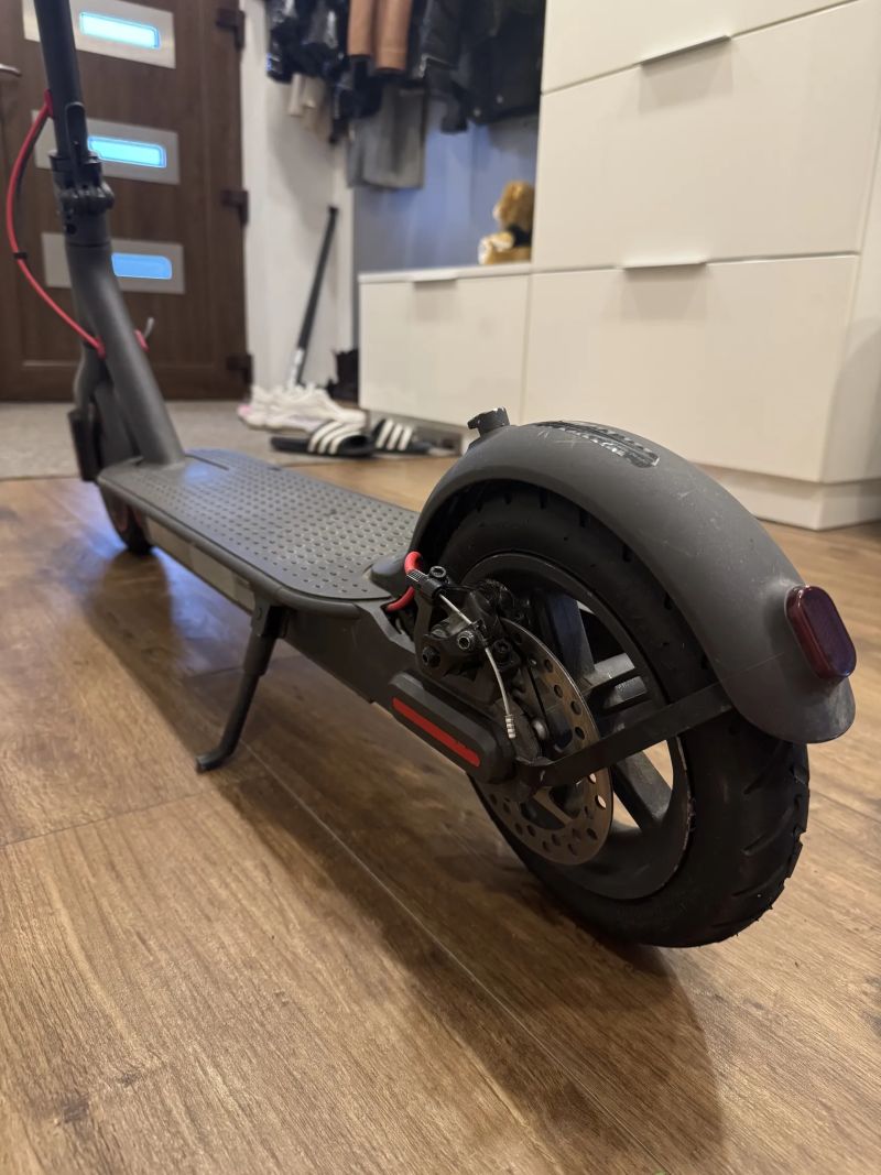 Prodám elektrickou koloběžku Xiaomi Mi Electric Scooter Pro 