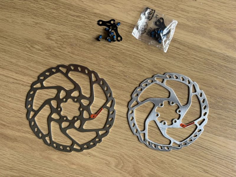 Brzdy Shimano XT - nová sada vč. kotoučů