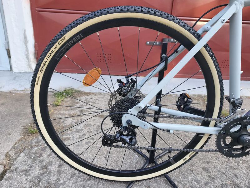 Zánovní gravel Triban RC120 s kotoučovými brzdami, M