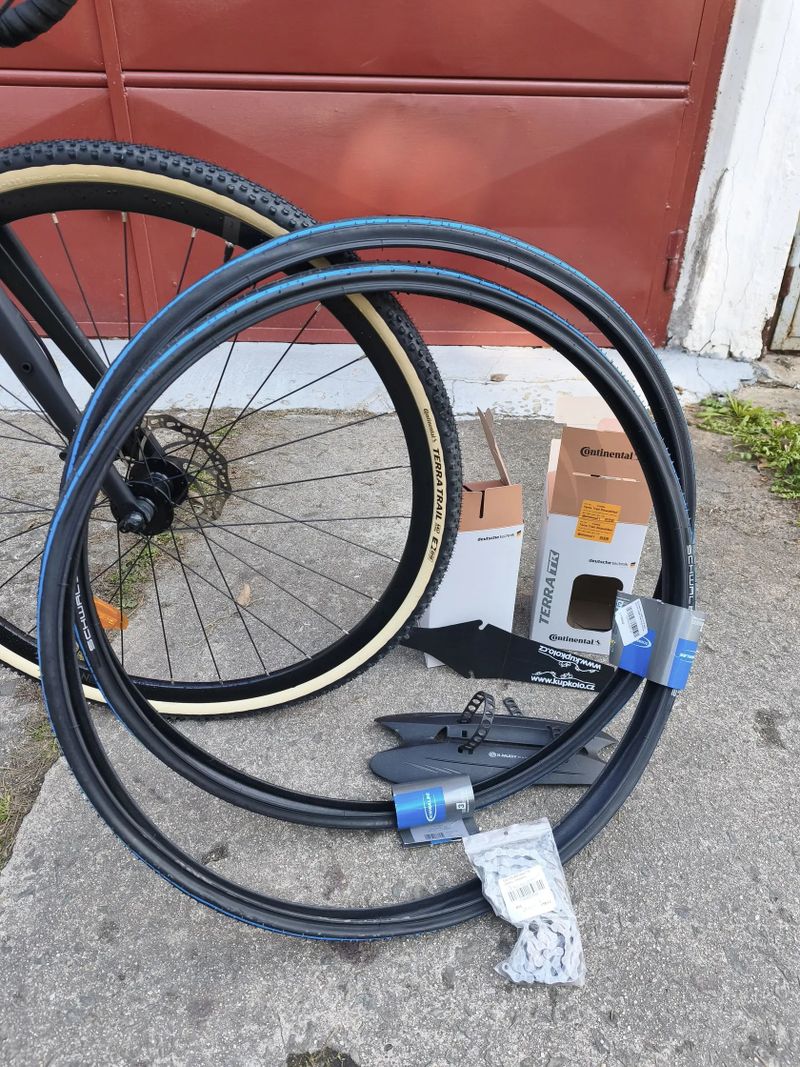 Zánovní gravel Triban RC120 s kotoučovými brzdami, M