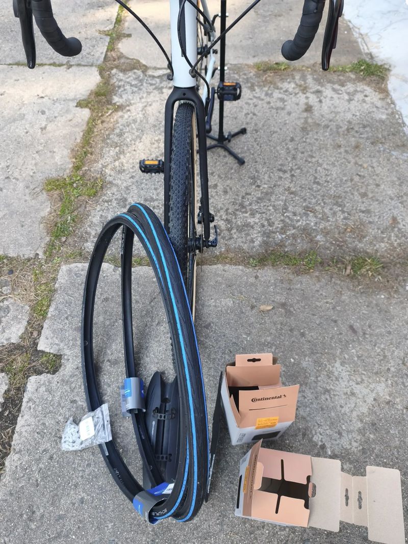 Zánovní gravel Triban RC120 s kotoučovými brzdami, M