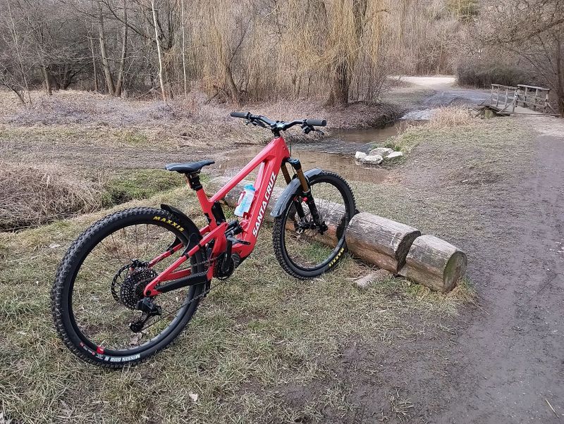 Santa Cruz Heckler CC XO1 AXS + karbonová kola Reserve 31/DH 29" a 30/HD 29"