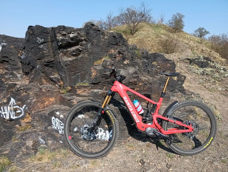 Santa Cruz Heckler CC XO1 AXS + karbonová kola Reserve 31/DH 29" a 30/HD 29"