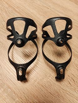 Karbonový košík na láhev, 18 g - 2 ks