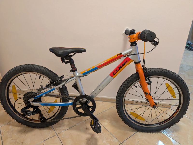 Lehké dětské kolo CUBE 20" ACID 200