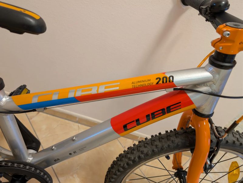 Lehké dětské kolo CUBE 20" ACID 200