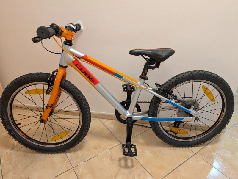 Lehké dětské kolo CUBE 20" ACID 200