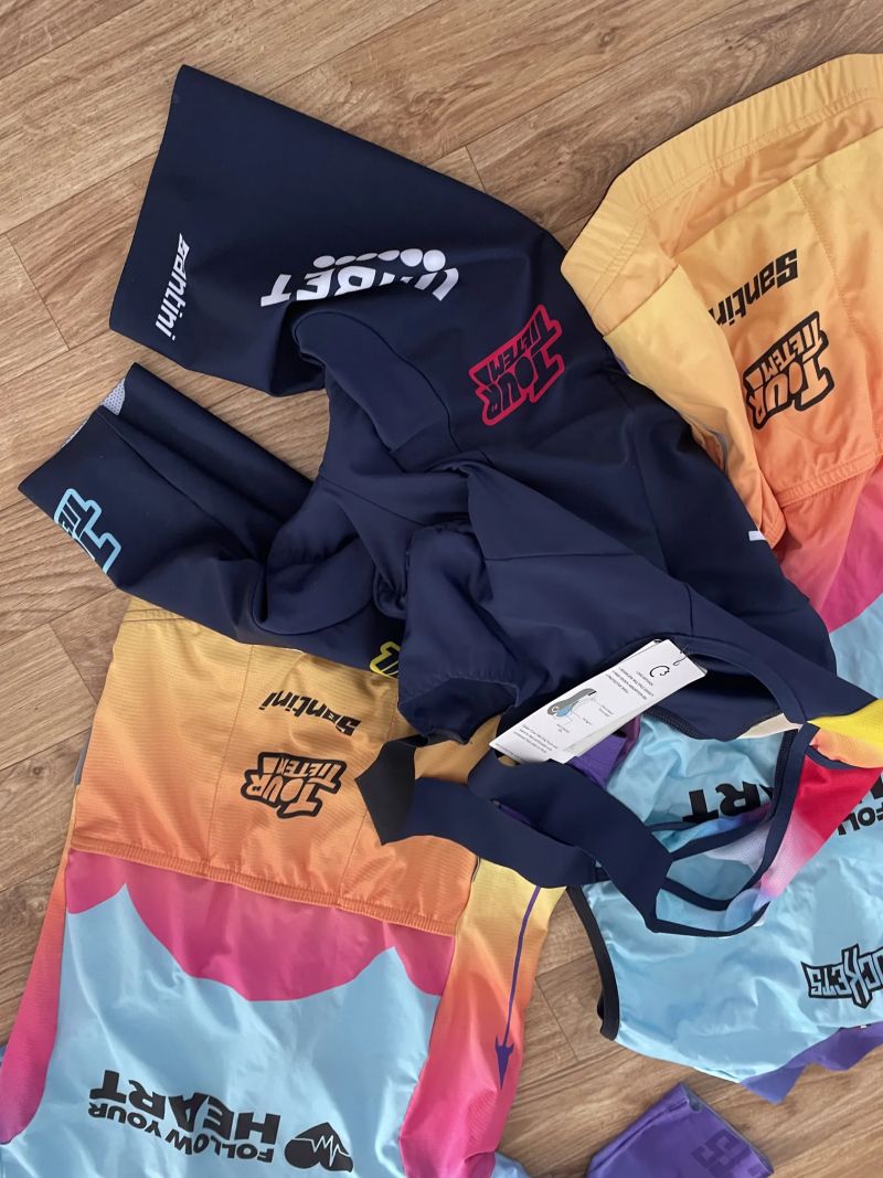 Santini sada oblečení