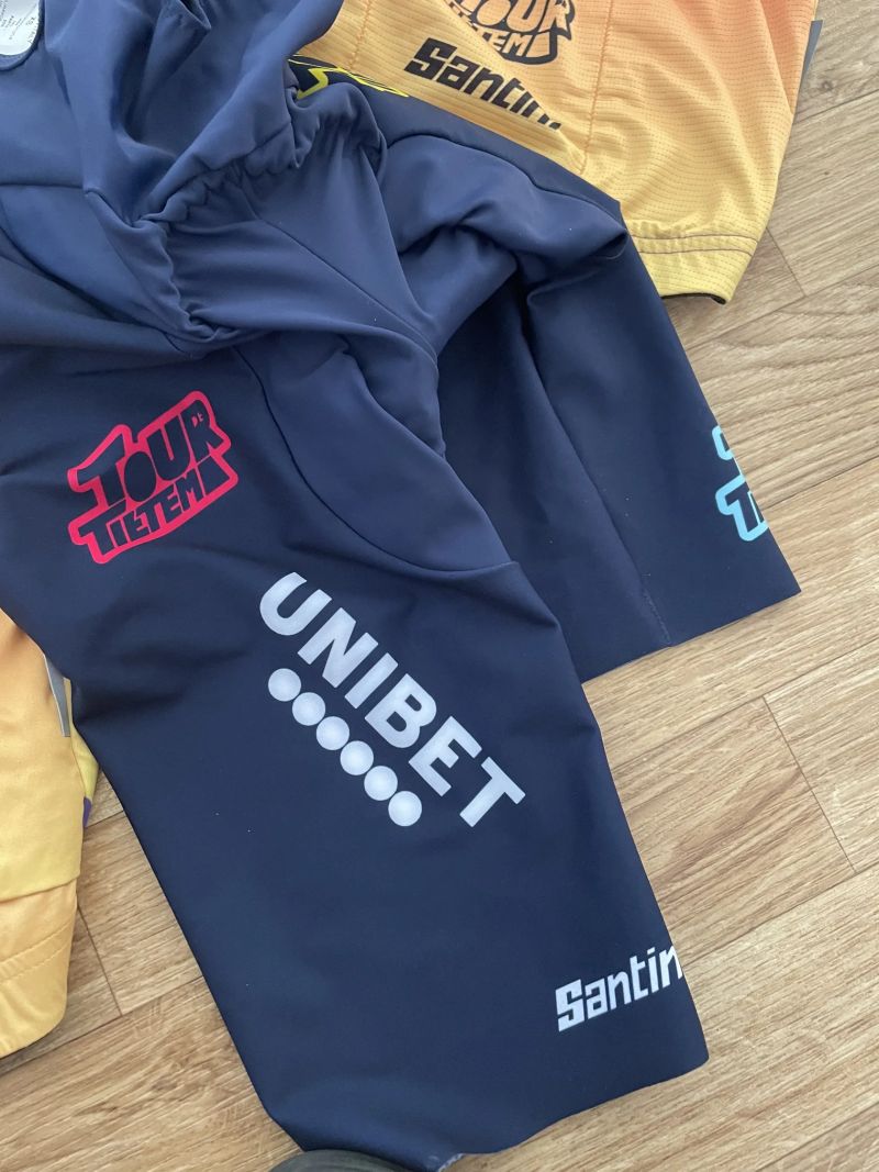 Santini sada oblečení