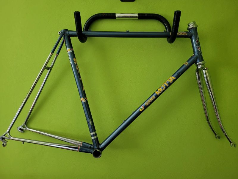 Prodám rám Gianni Motta