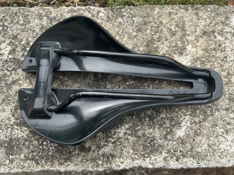 Silniční pánské sedlo 