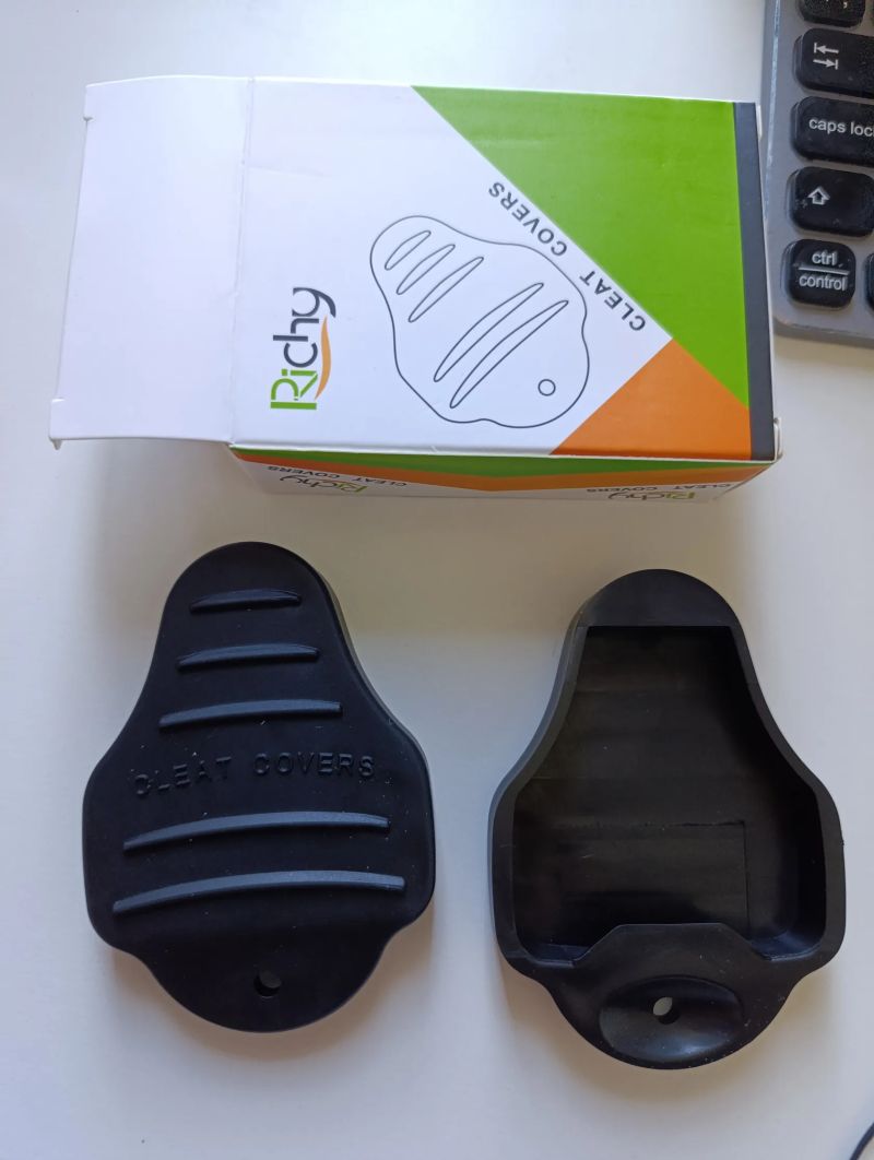 Krytky/ochrana kufrů pro chození v tretrách