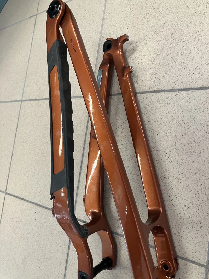 Tlumič+karbon. zadní stavba Trek TOP FUEL gen3 2022-24 S-XL