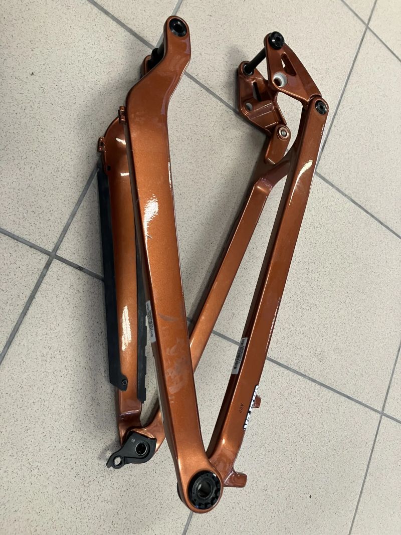 Tlumič+karbon. zadní stavba Trek TOP FUEL gen3 2022-24 S-XL