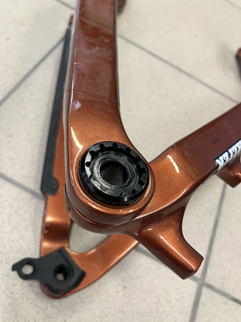 Tlumič+karbon. zadní stavba Trek TOP FUEL gen3 2022-24 S-XL