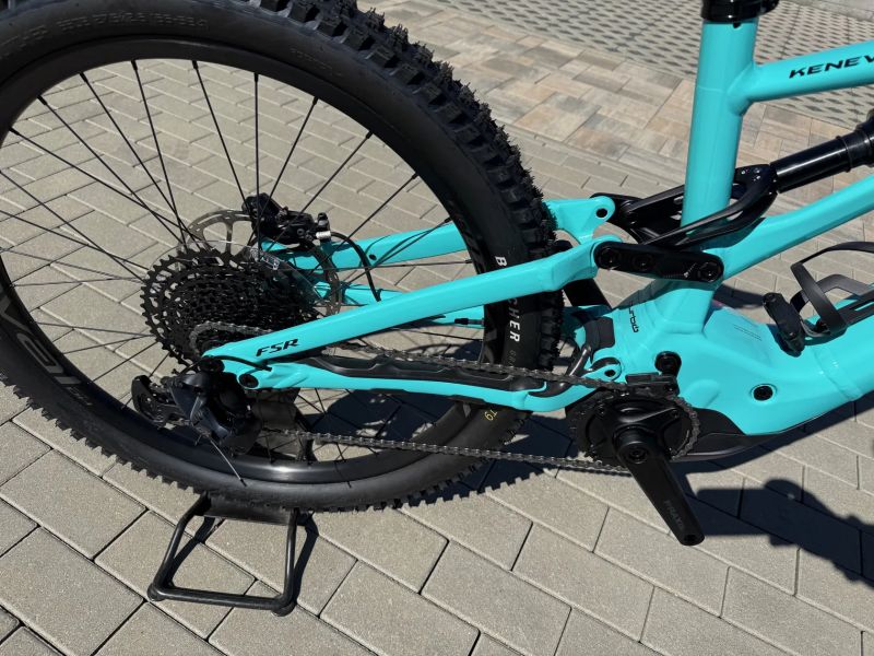 Specialized KENEVO COMP velikost S3 zdvihy 180mm NOVÉ ELEKTROENDURO