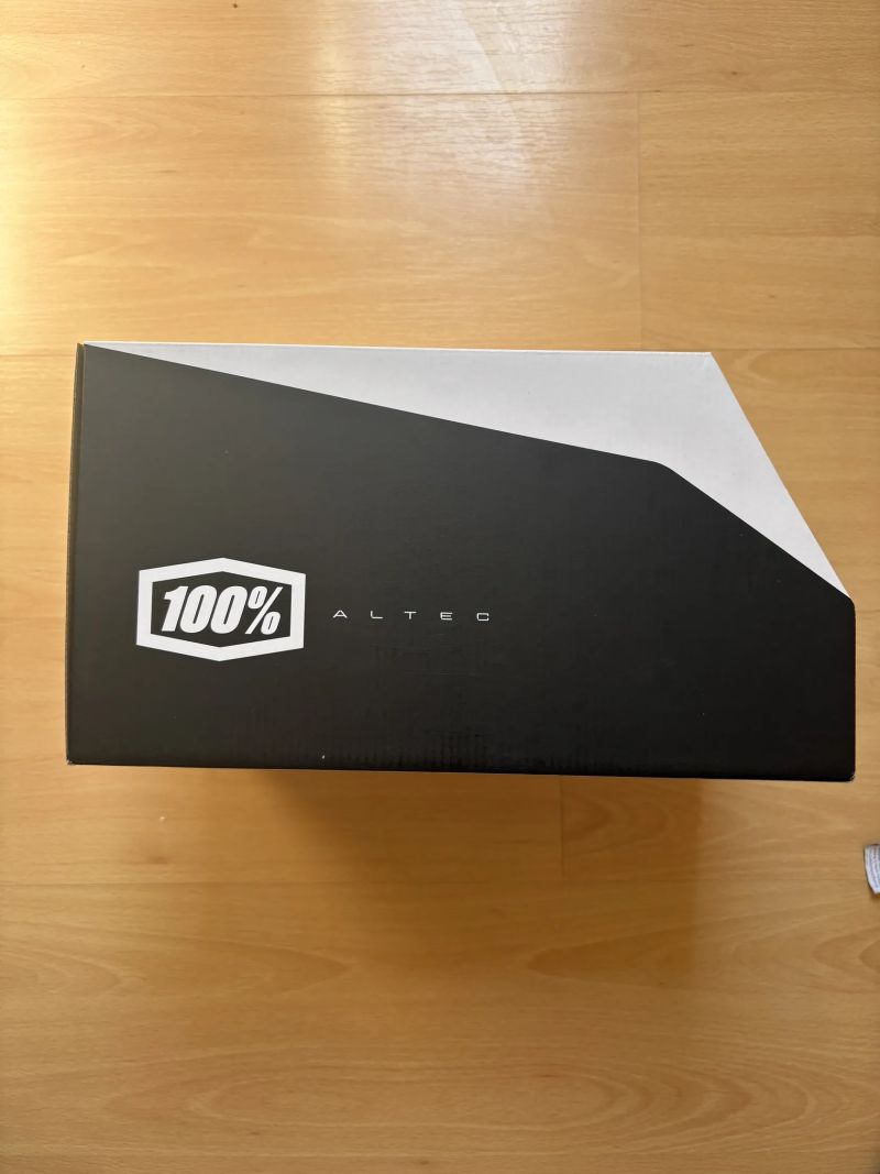 100% helma ALTEC Fidlock - černá. XS-S