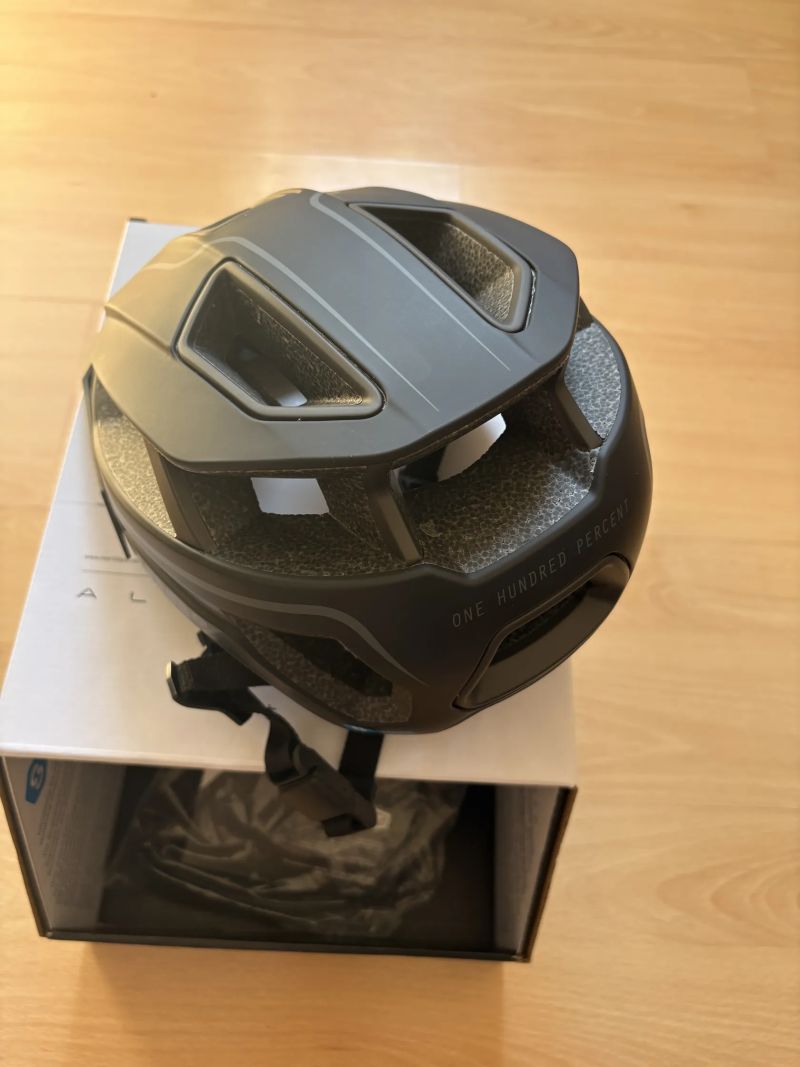 100% helma ALTEC Fidlock - černá. XS-S