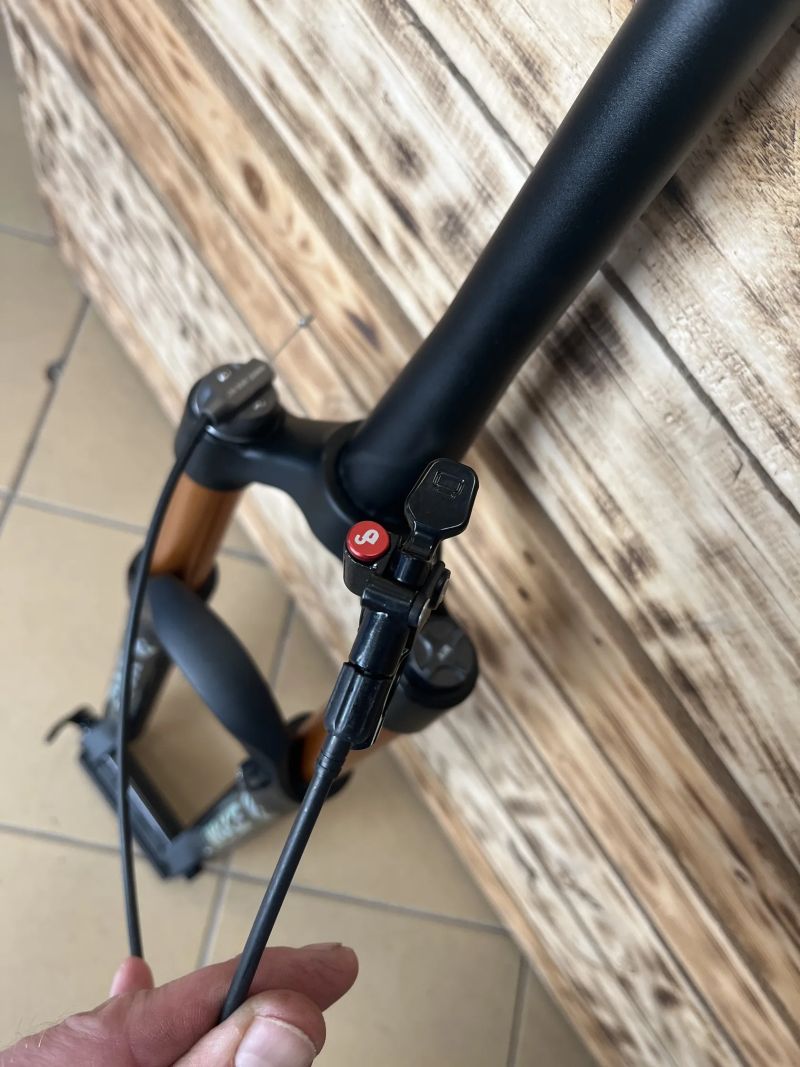 Nová vzduchová 29” MTB vidlice 130mm, pevná osa