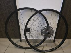 Bontrager Paradigm Comp 25 TLR Disc gravel