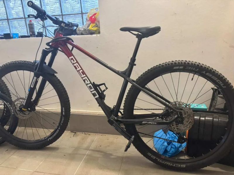 Qayron Spyro - vel. M