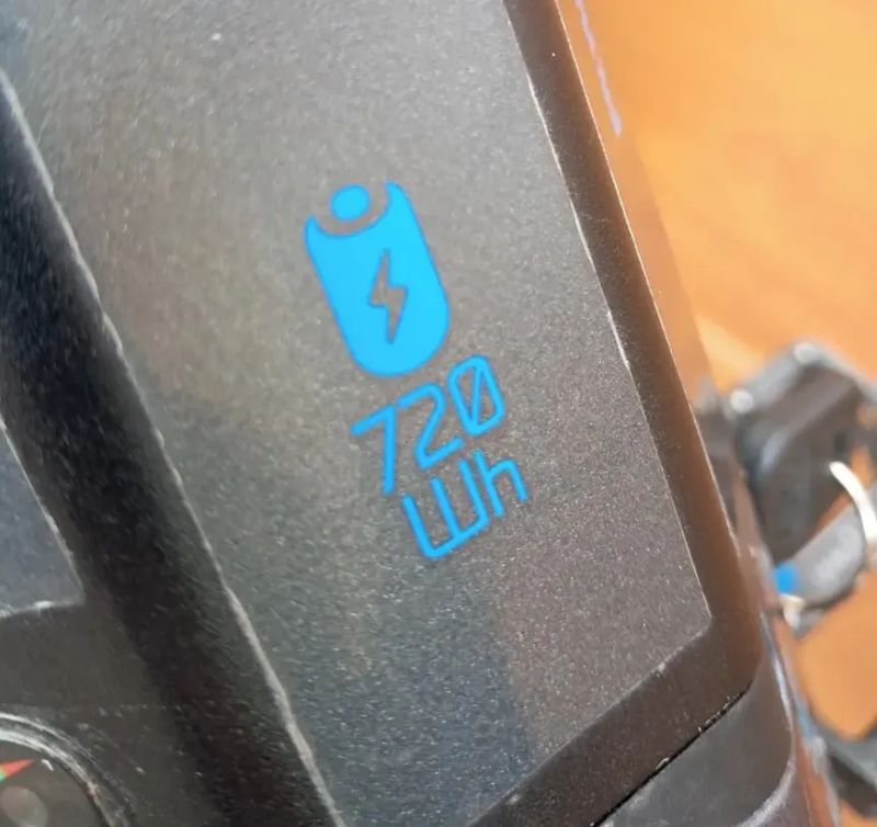 Crussis e-Fionna 7.8 720Wh 17"