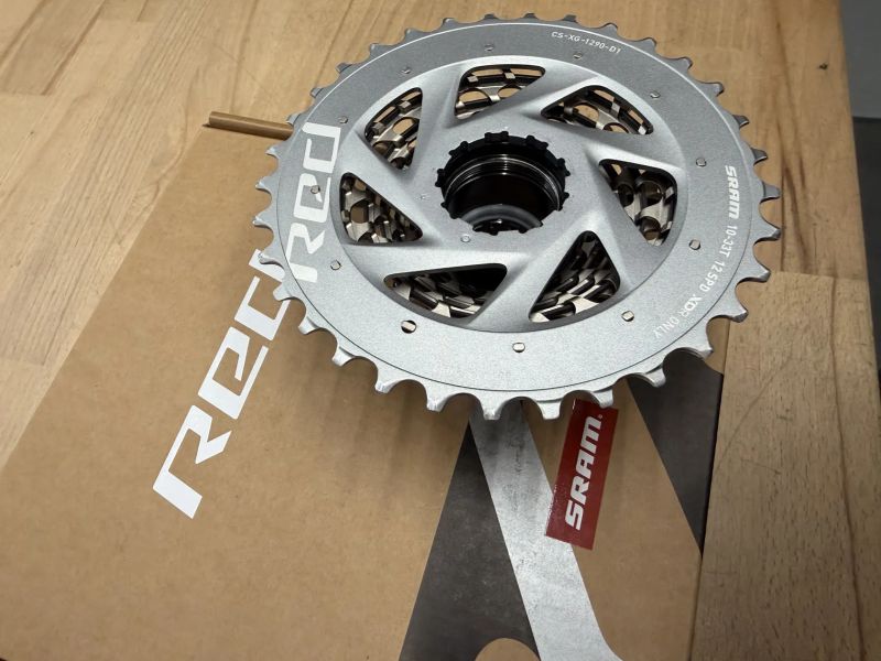 Kazeta Sram RED 33zubu 