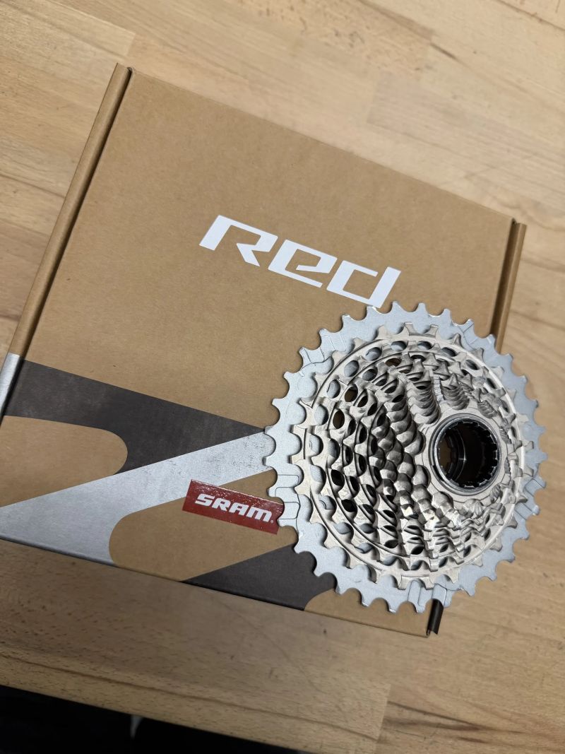 Kazeta Sram RED 33zubu 